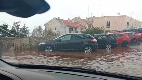 Estrada inundada junto à cadeia (Com vídeo)