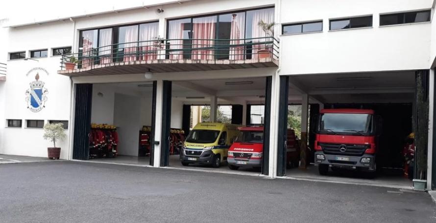 Bombeiro ferido no combate ao incêndio na casa no Porto da Cruz