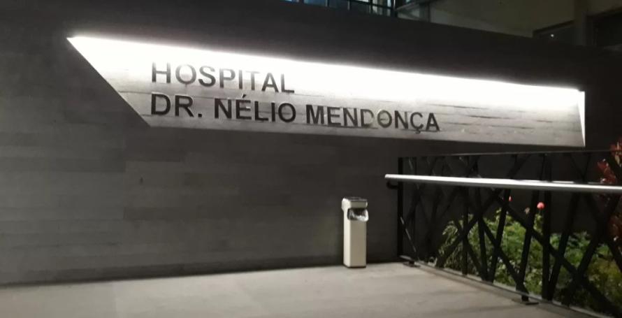 Cai de escadaria de altura de quatro metros e vai para o hospital