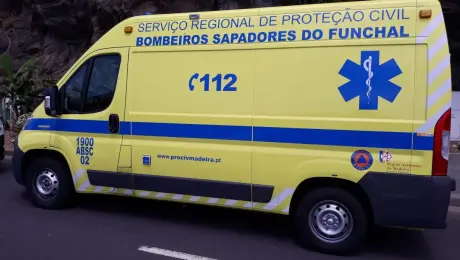 Jovem casal ferido num despiste de mota