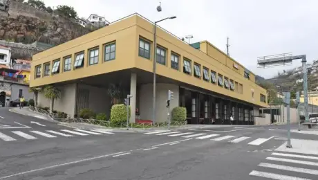 Chapas de obras caídas na estrada mobilizam bombeiros