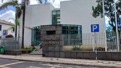 Detidos três proprietários de lojas de venda de canábis na Madeira; houve buscas em 11 estabelecimentos
